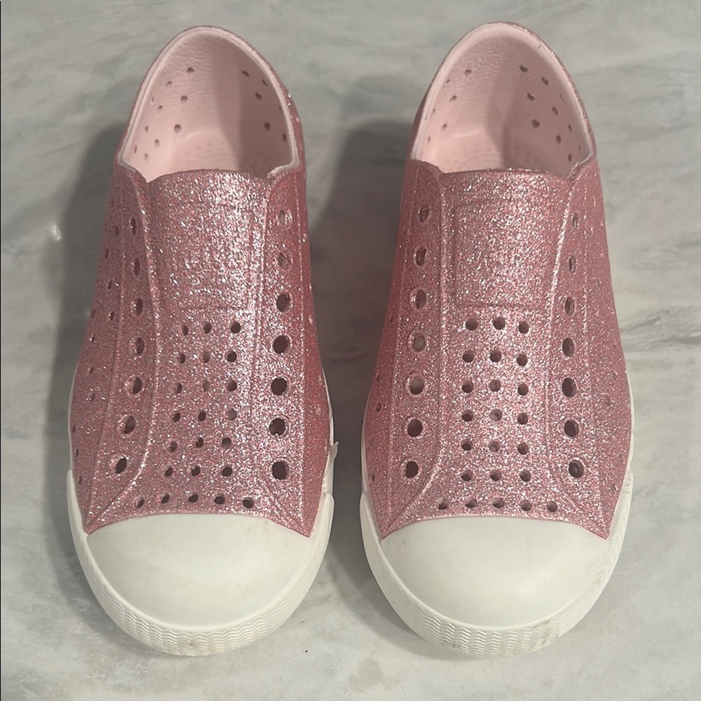 Sparkly Pink Native Jefferson Shoes - C12